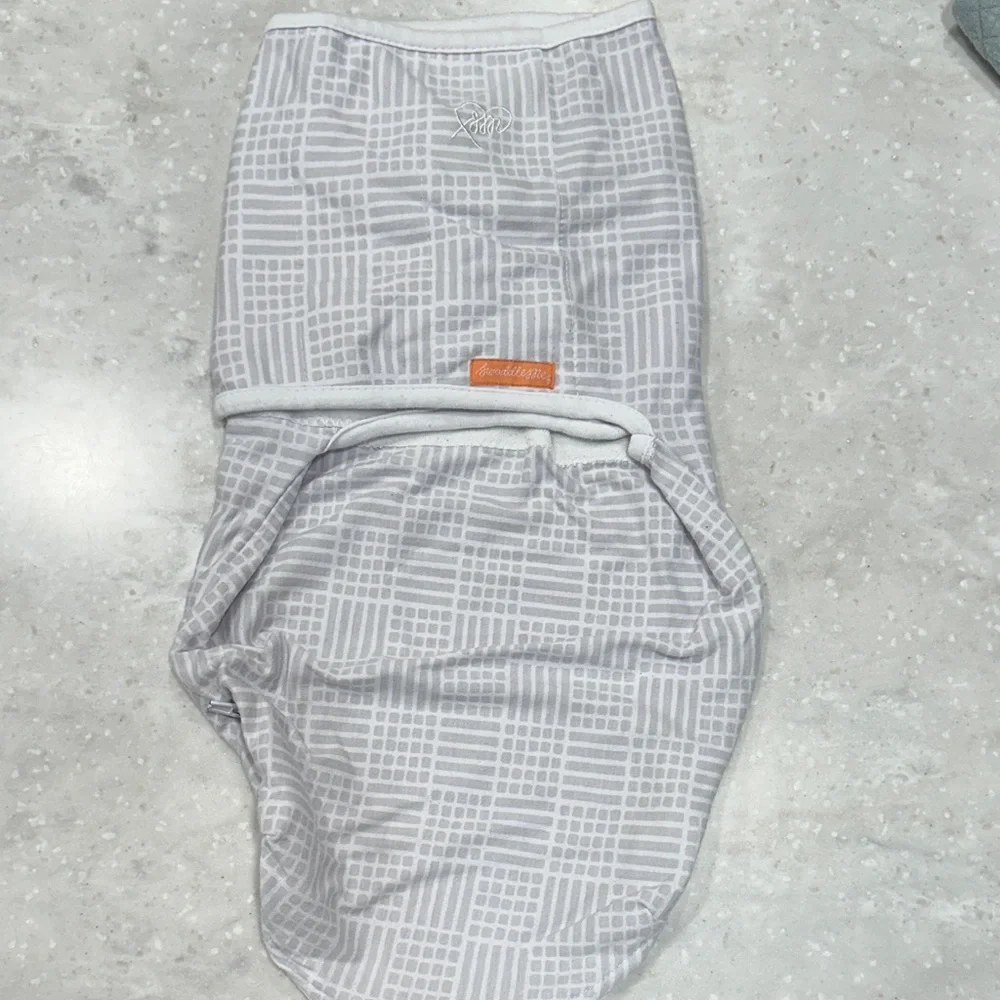 SwaddleMe Gray Patterned Swaddle